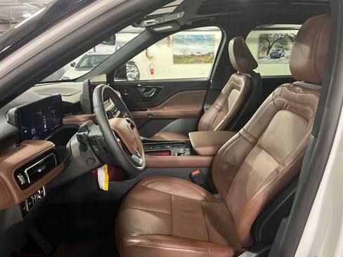 Used 2026 Lincoln Aviator Reserve w/ Illumination Package AWD/4WD image 11