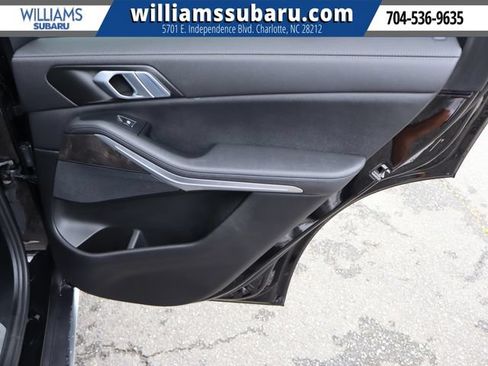 Used 2022 BMW X5 xDrive40i w/ Parking Assistance Package AWD/4WD image 37