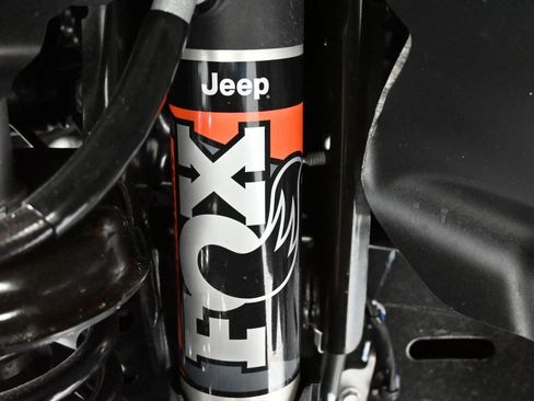 Used 2025 Jeep Gladiator Mojave image 12