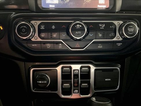 Used 2022 Jeep Gladiator Sport image 32