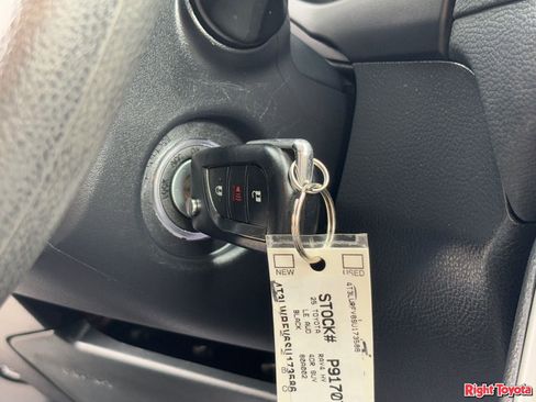 Certified 2025 Toyota RAV4 LE image 32