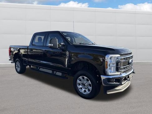 Used 2024 Ford F250 XLT w/ Snow Plow Prep Package image 8