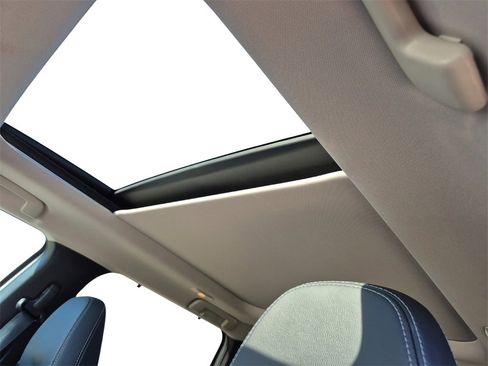 Used 2024 Mitsubishi Outlander 4WD Plug-In Hybrid image 17