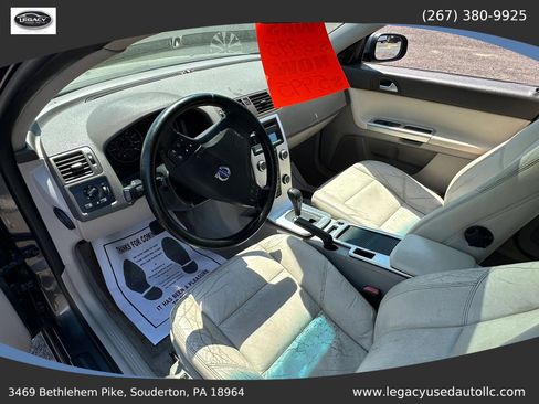 Used 2011 Volvo V50 T5 w/ Preferred Pkg FWD image 22