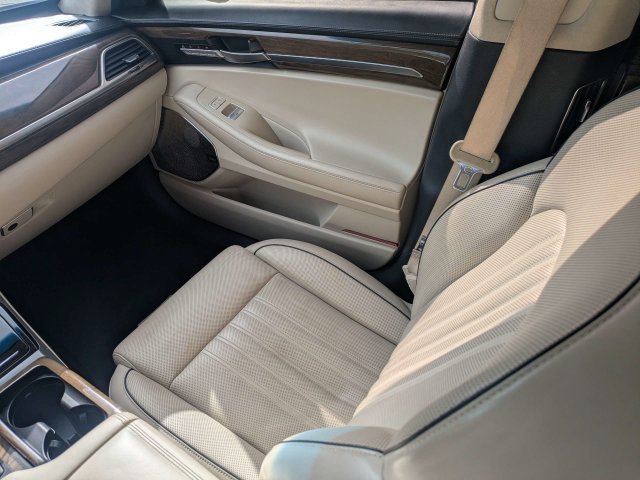 Used 2017 Genesis G90 3.3T Premium RWD image 17