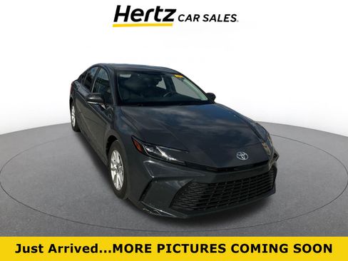 Used 2025 Toyota Camry LE image 1