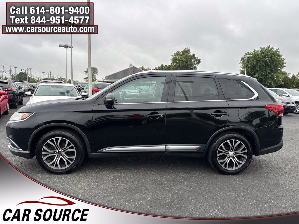 Used 2017 Mitsubishi Outlander SEL FWD image 3