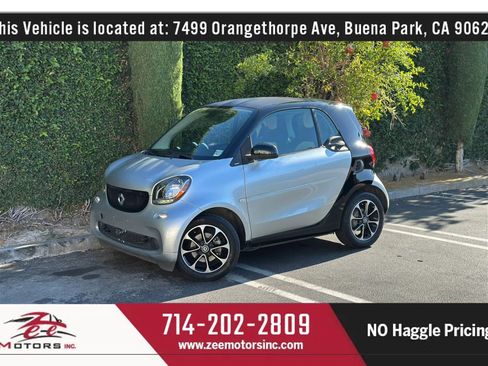 Used 2016 smart fortwo passion RWD image 13