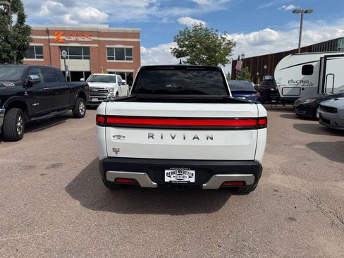 Used 2022 Rivian R1T Adventure image 7