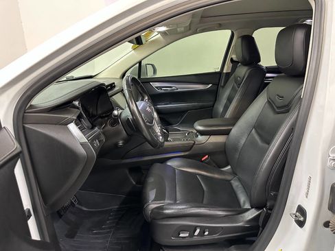 Used 2018 Cadillac XT5 Luxury image 9