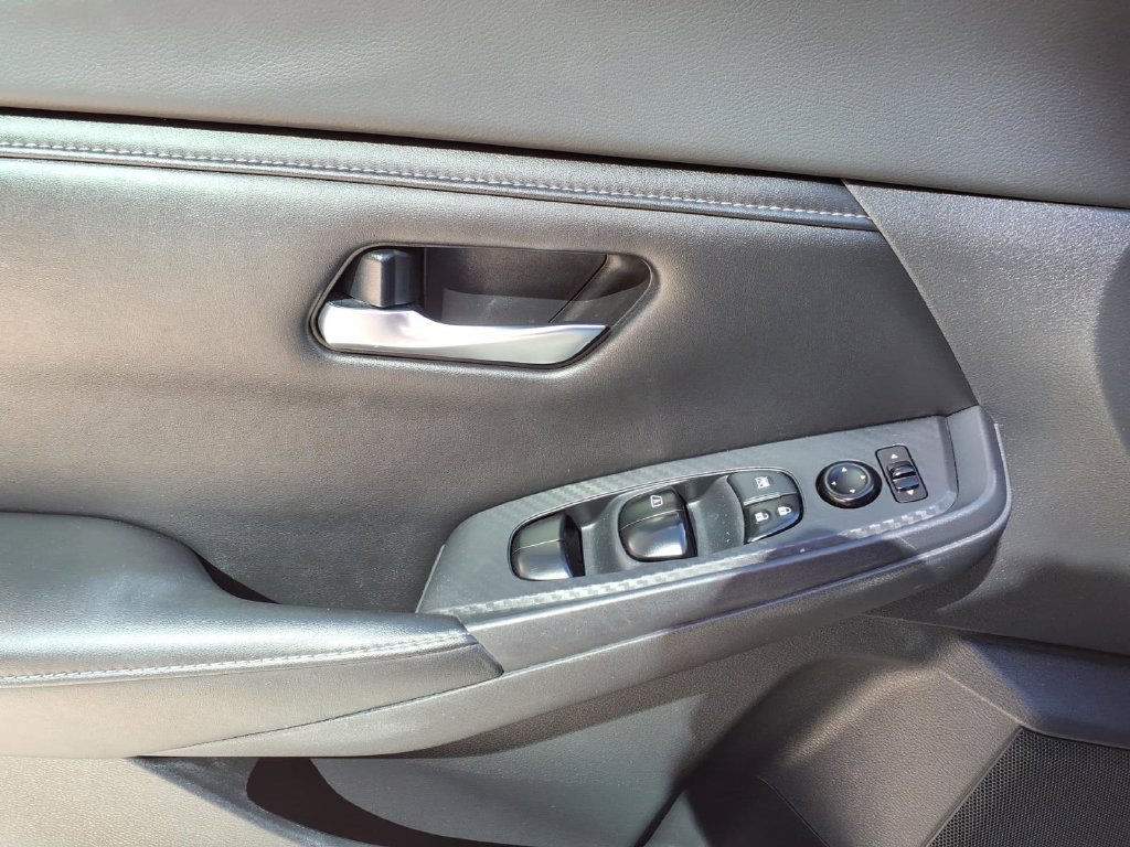 Used 2021 Nissan Sentra SV FWD image 11