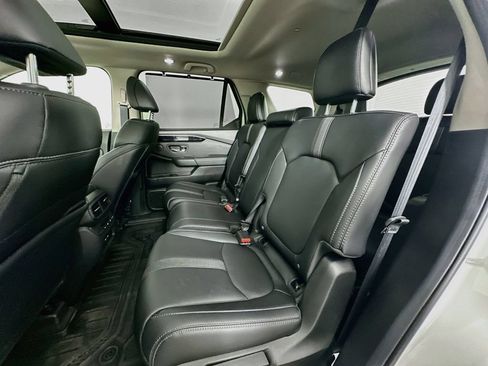 Used 2025 Honda Pilot Touring image 27