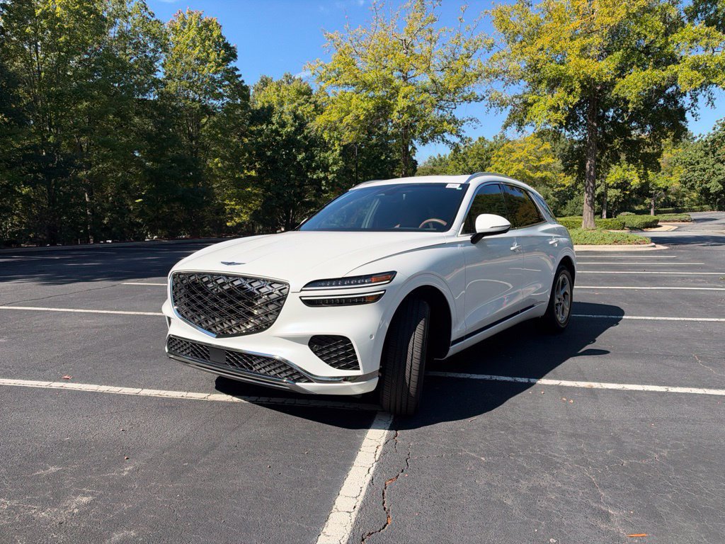 Certified 2026 Genesis GV70 2.5T Advanced AWD/4WD image 3