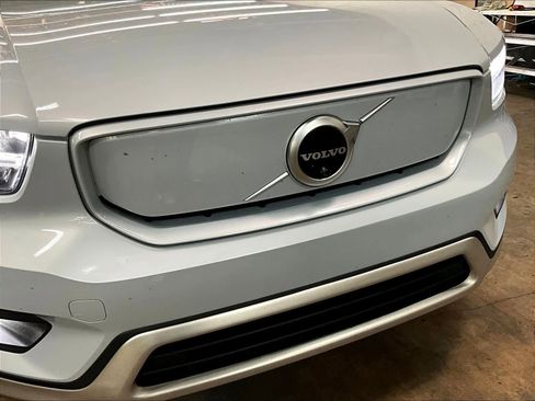 Used 2021 Volvo XC40 P8 Recharge image 31