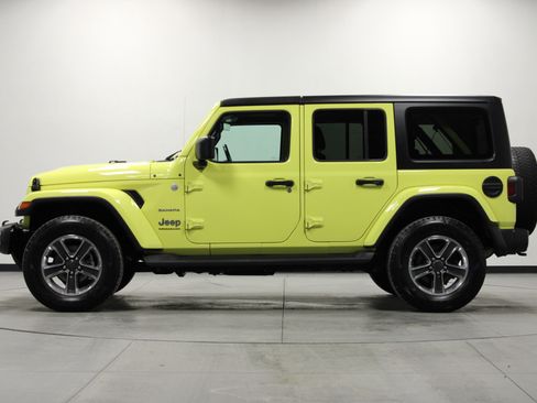 Used 2023 Jeep Wrangler Sahara w/ Cold Weather Group image 7