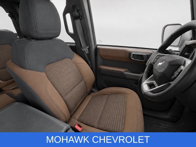 Used 2023 Ford Bronco Outer Banks AWD/4WD image 13
