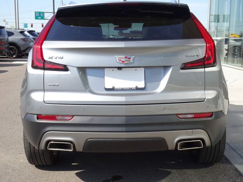Used 2023 Cadillac XT4 Premium Luxury w/ Technology Package AWD/4WD image 4