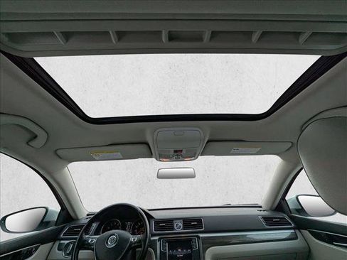 Used 2017 Volkswagen Passat 1.8T SE image 19