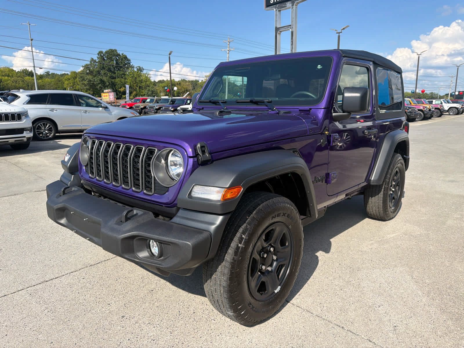 Used 2026 Jeep Wrangler Sport AWD/4WD image 4