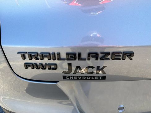 Used 2024 Chevrolet TrailBlazer RS w/ Convenience Package AWD/4WD image 7