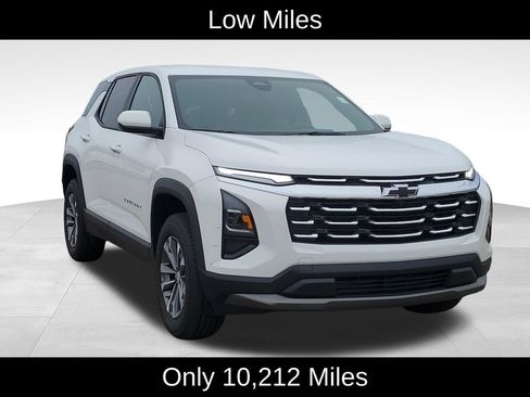 Used 2026 Chevrolet Equinox LT w/ LPO, Floor Liner Package FWD image 2