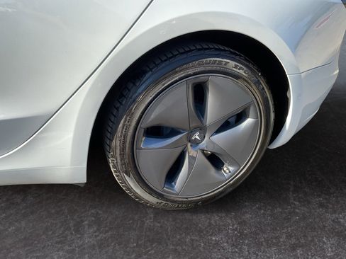 Used 2019 Tesla Model 3 Mid Range image 9