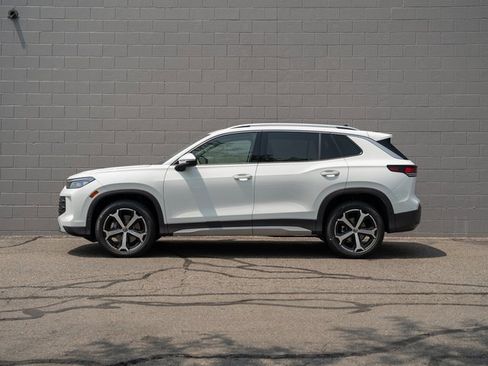 New 2025 Volkswagen Tiguan SE image 3