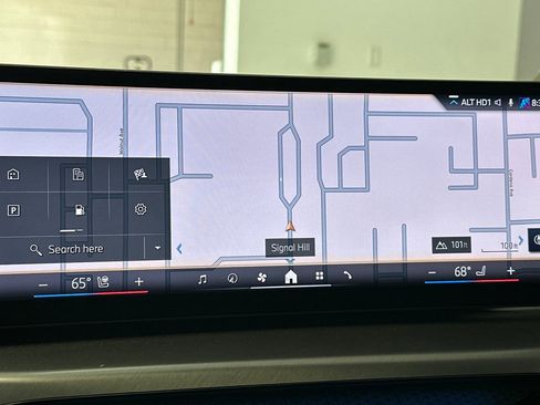 Used 2025 BMW 230i Coupe w/ M Sport Package image 22