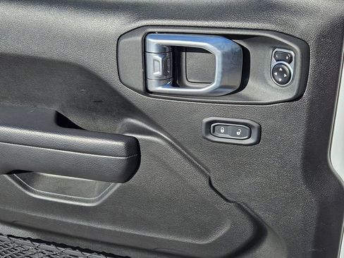 Used 2024 Jeep Wrangler Unlimited w/ Convenience Group image 16