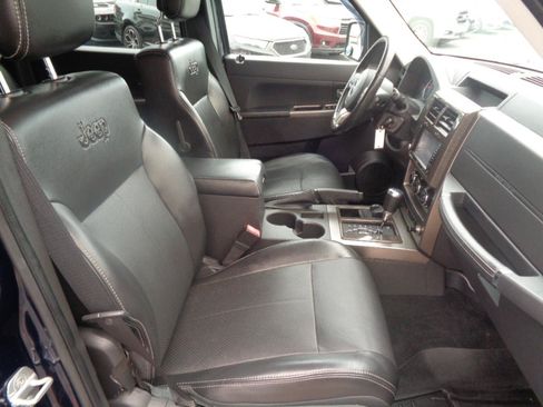 Used 2012 Jeep Liberty Limited Jet w/ Comfort/Convenience Group AWD/4WD image 29