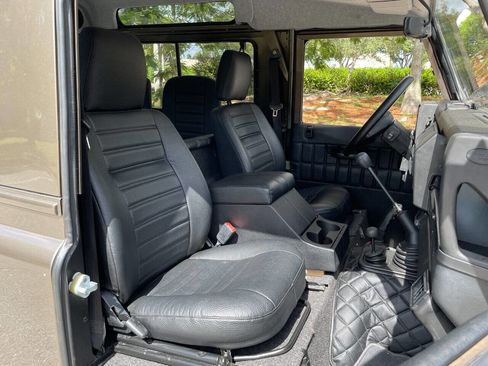 Used 1995 Land Rover Defender image 9