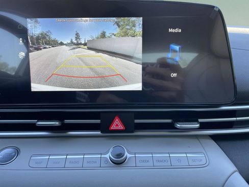 New 2026 Hyundai Elantra Limited image 18