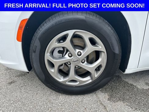 Used 2023 Chrysler Pacifica Limited w/ Uconnect Theater Family Group AWD/4WD image 20