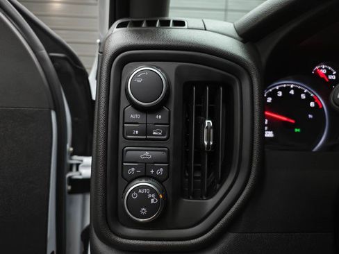 Used 2025 Chevrolet Silverado 1500 W/T AWD/4WD image 28