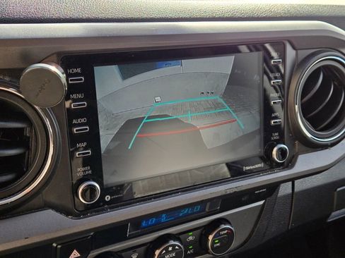 Used 2023 Toyota Tacoma TRD Off-Road image 11