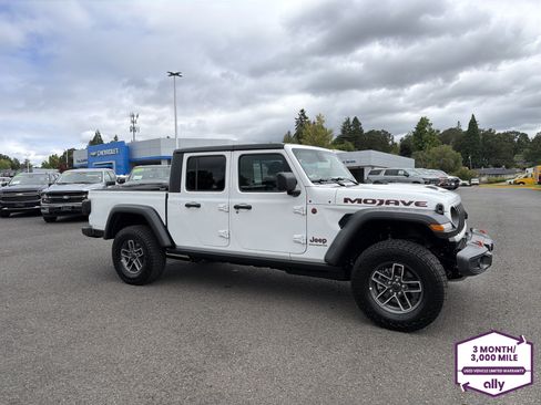 Used 2026 Jeep Gladiator Mojave AWD/4WD image 7