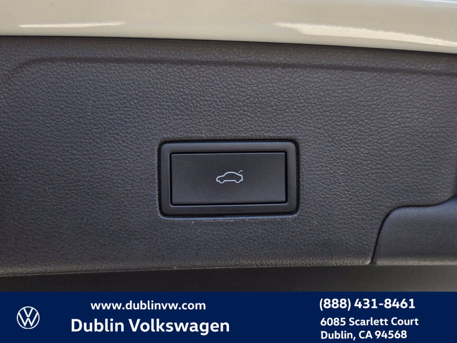 Certified 2023 Volkswagen Atlas Cross Sport SE w/ Black Wheel Package FWD image 24
