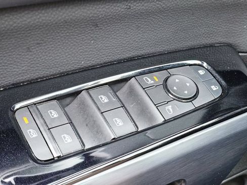 Used 2024 Nissan Pathfinder SL FWD image 21