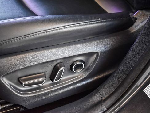 Used 2018 Toyota Prius Prime Premium w/ Carpet Mat Package image 20