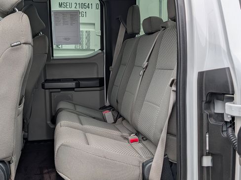 Certified 2017 Ford F150 XLT RWD image 15