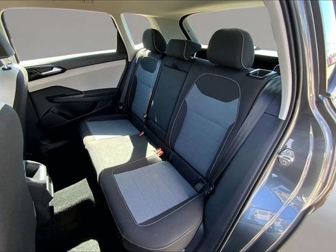 Certified 2025 Volkswagen Taos S FWD image 25