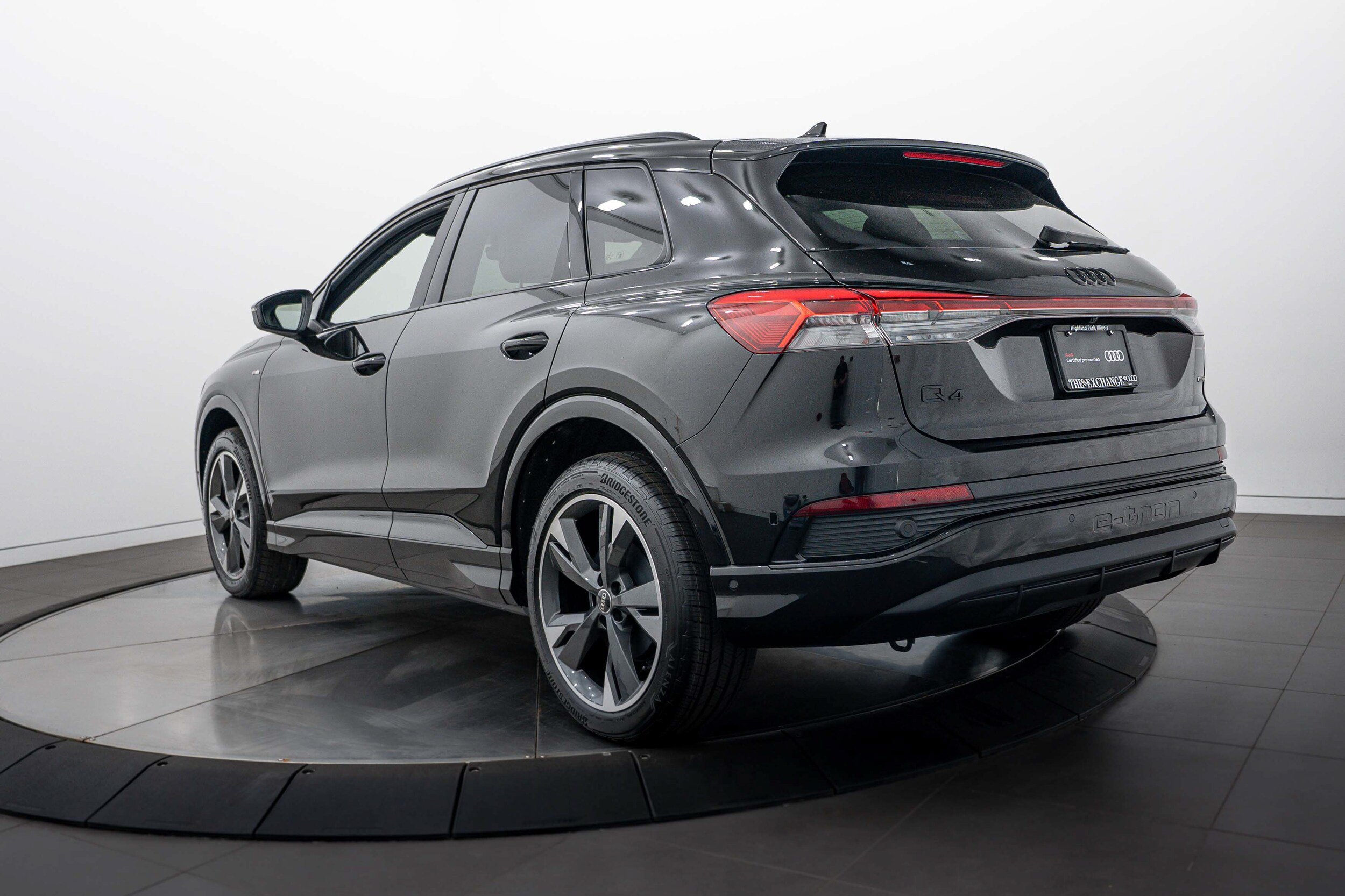 Used 2023 Audi Q4 e-tron Prestige AWD/4WD image 5