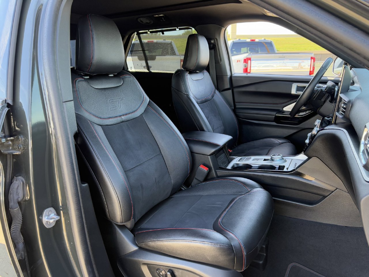 Used 2023 Ford Explorer ST w/ Equipment Group 401A RWD image 33