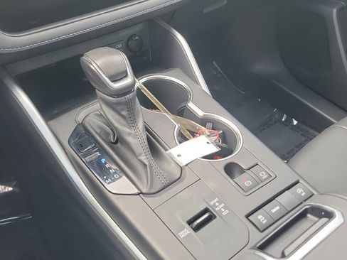 Used 2022 Toyota Highlander XLE image 18