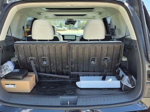 Used 2025 Hyundai Santa Fe Calligraphy w/ Tow & Go Package image 12