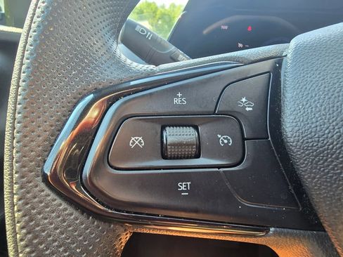 Certified 2025 Chevrolet Trax LT FWD image 23