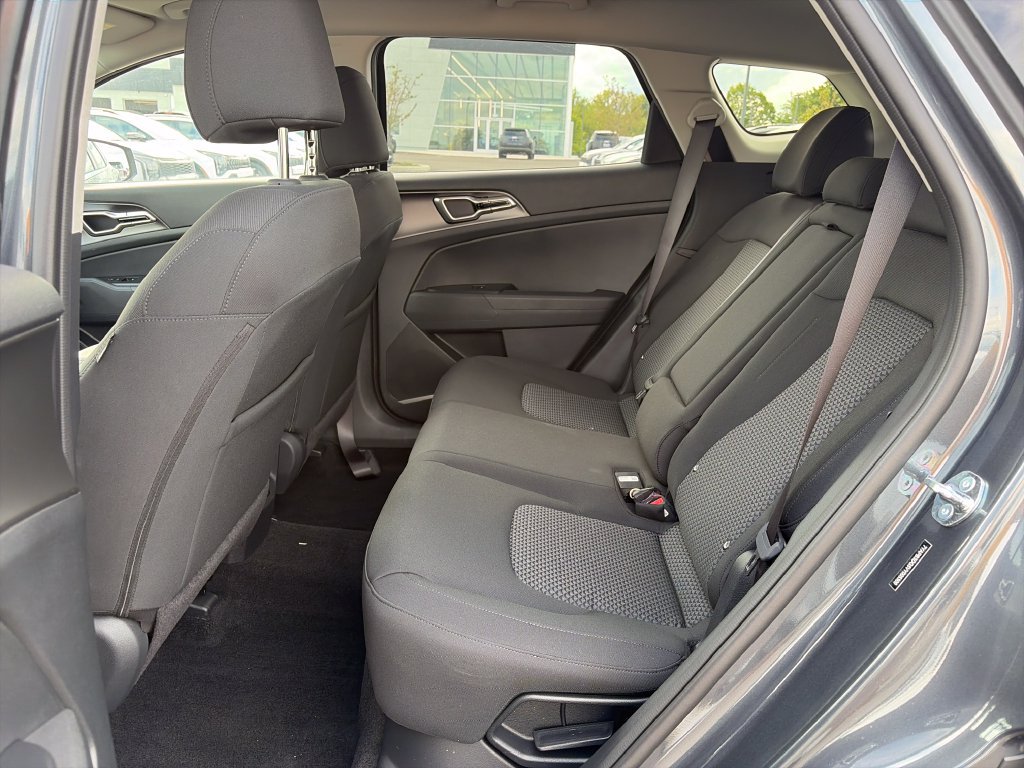 New 2027 Kia Sportage LX FWD image 21
