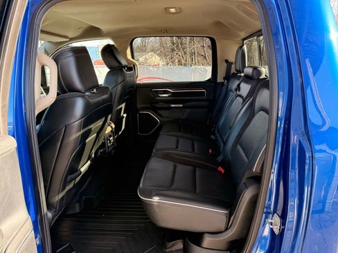 Used 2019 RAM 1500 Laramie AWD/4WD image 14