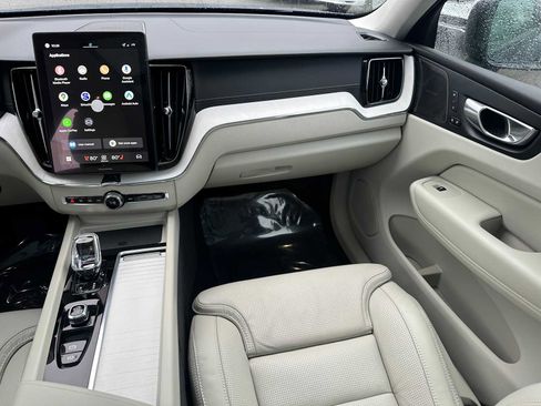 New 2026 Volvo XC60 B5 Ultra w/ Protection Package Premier image 18