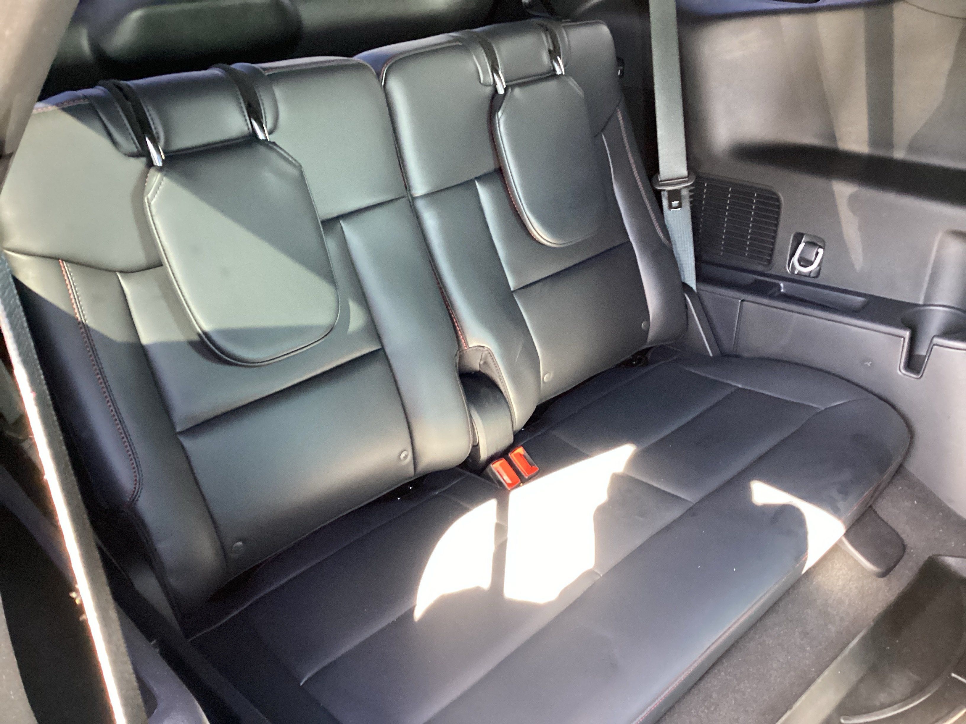 Used 2025 Ford Explorer ST-Line w/ Premium Package RWD image 3